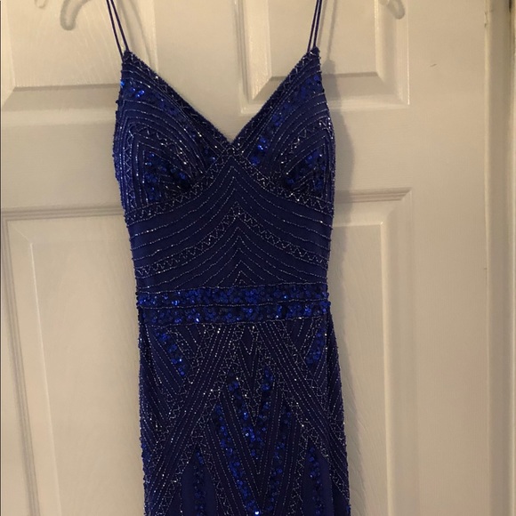 Beautiful blue beaded gown - Picture 3 of 4